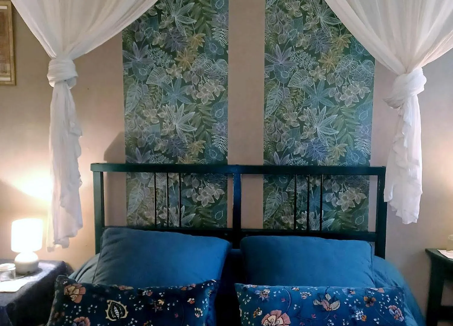 Une Chambre En Provence Correns